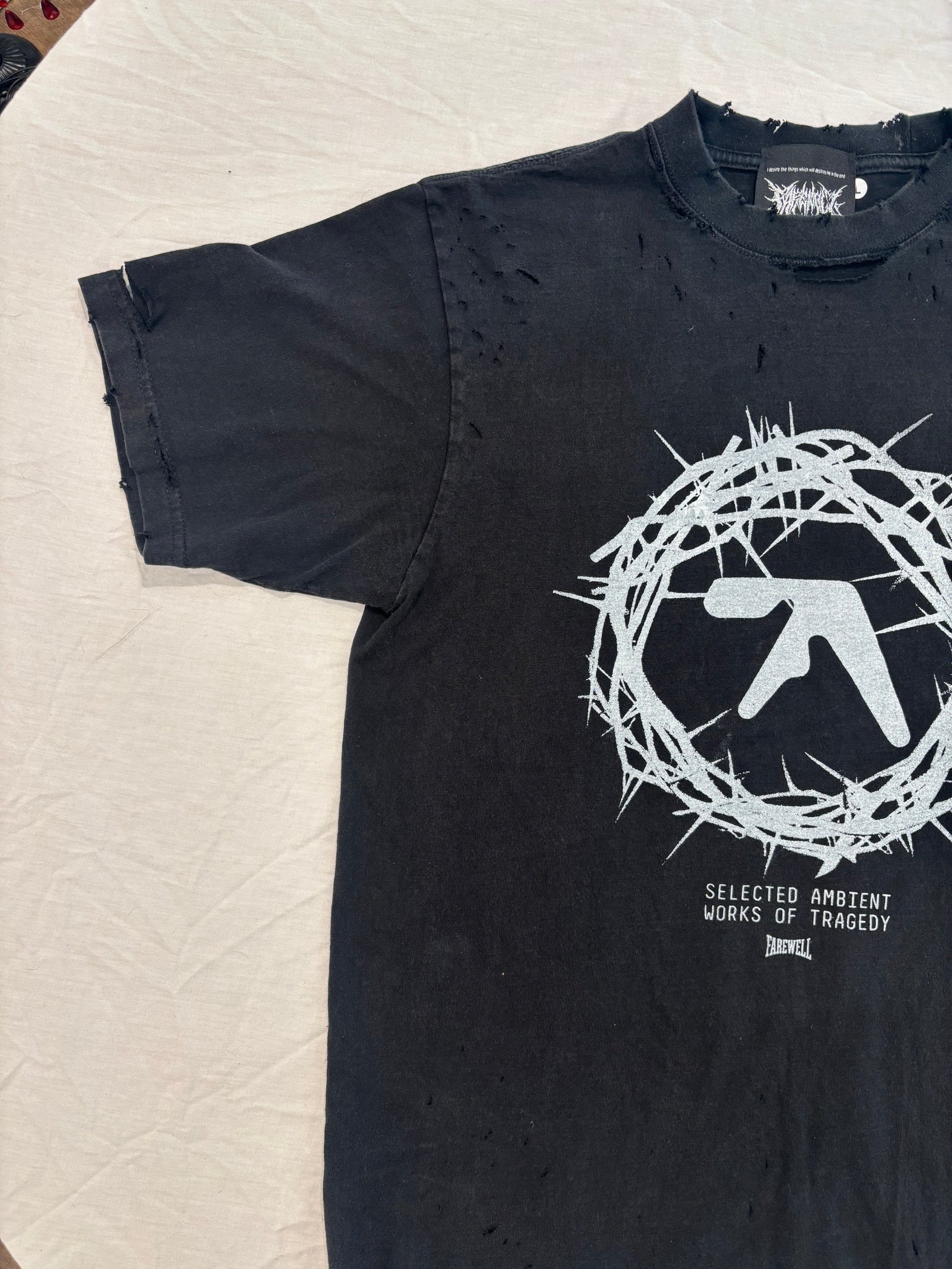 "AMBIENT TRAGEDY" DISTRESSED VINTAGE TEE (LARGE) 5OF5