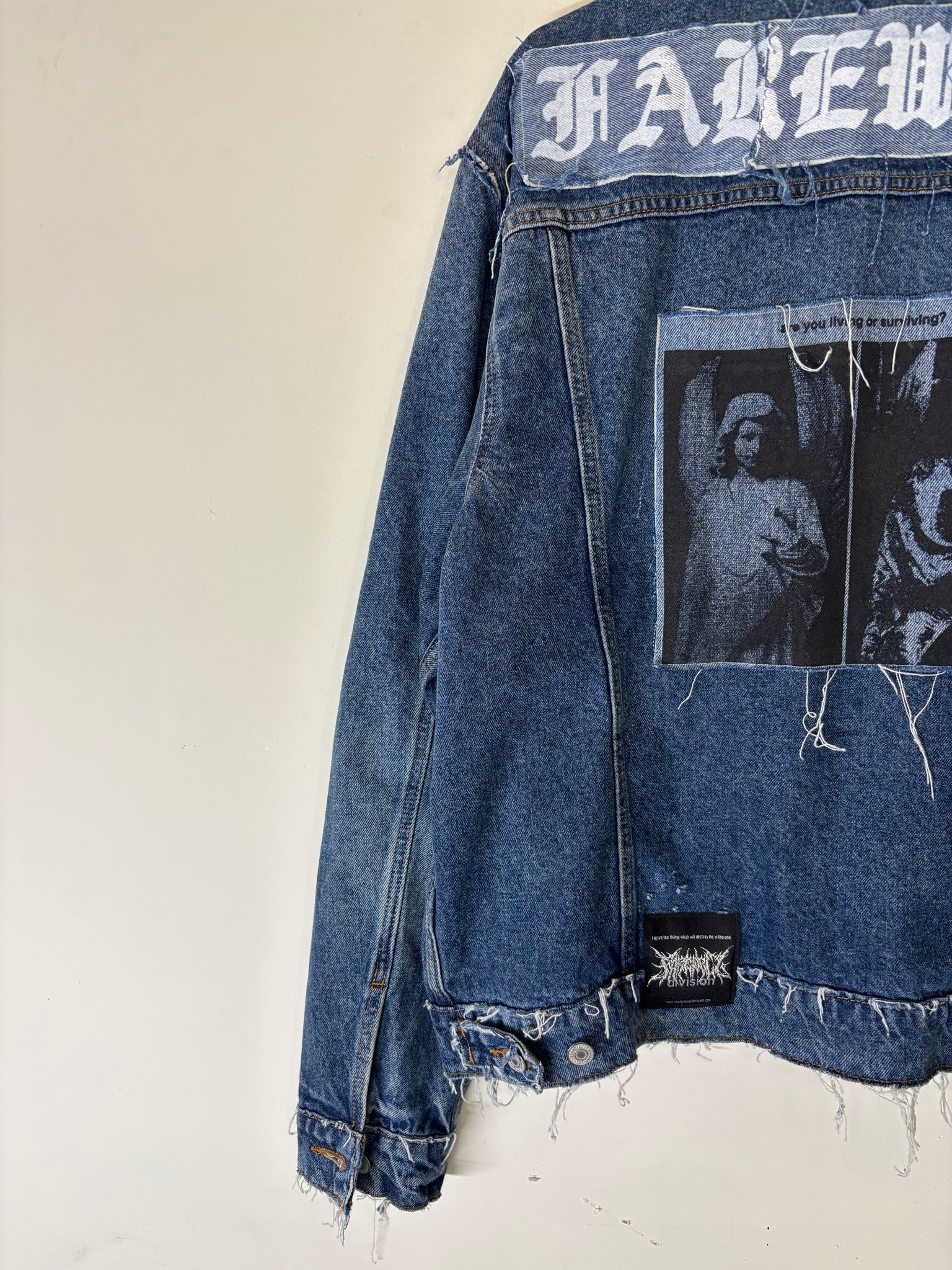 0.011425 PATCHED DENIM JACKET 1OF1 (XL)